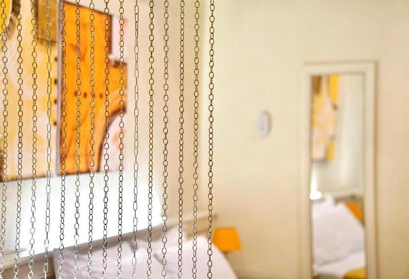 Junior Suite, Aurora