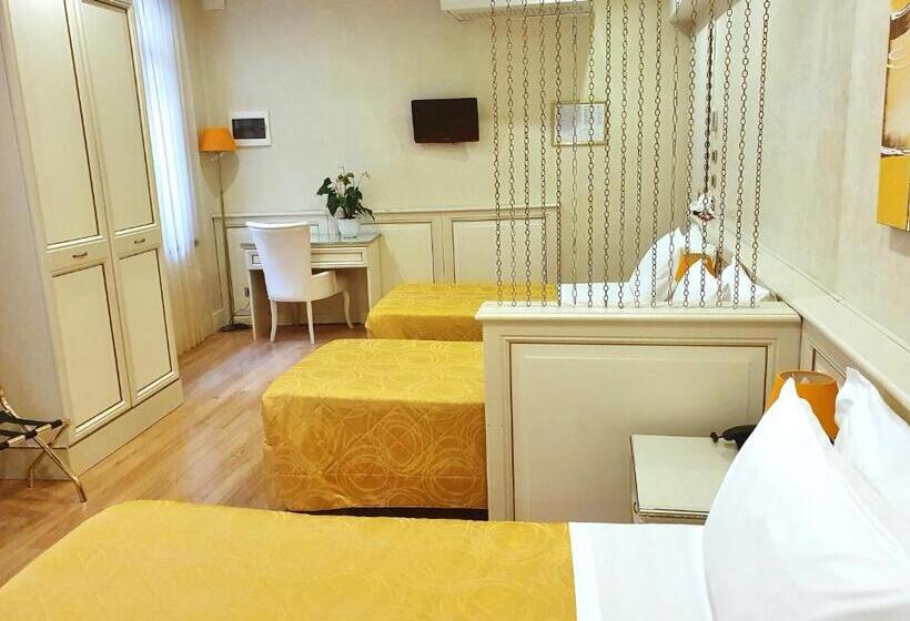 Junior Suite, Aurora