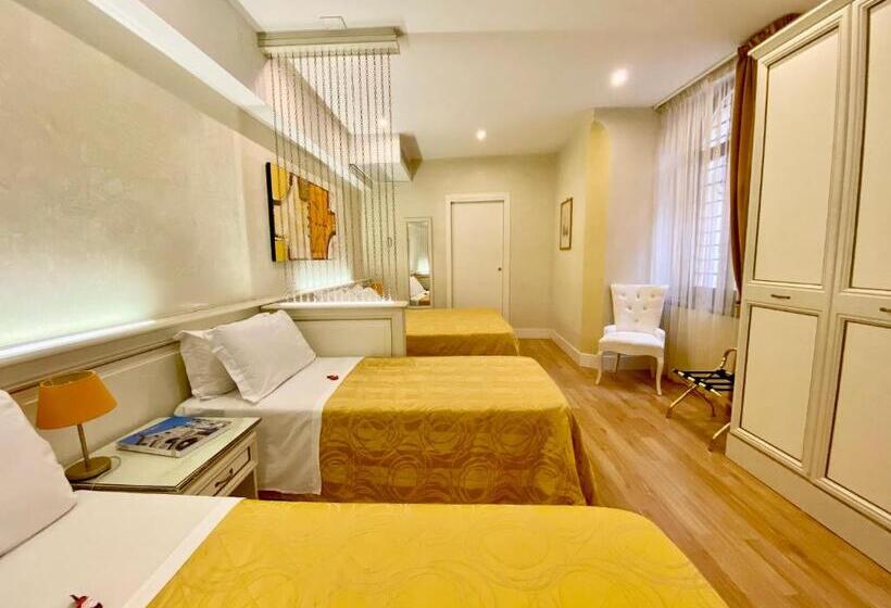 Junior Suite, Aurora