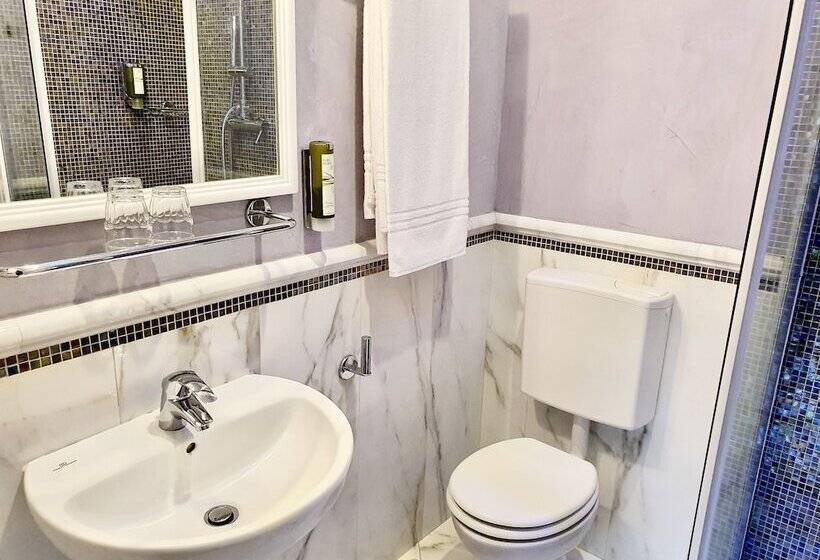 Chambre Economy, Aurora