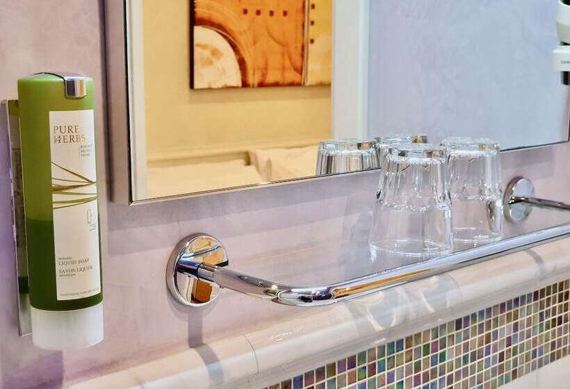 Junior Suite, Aurora