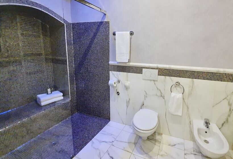 Junior Suite, Aurora