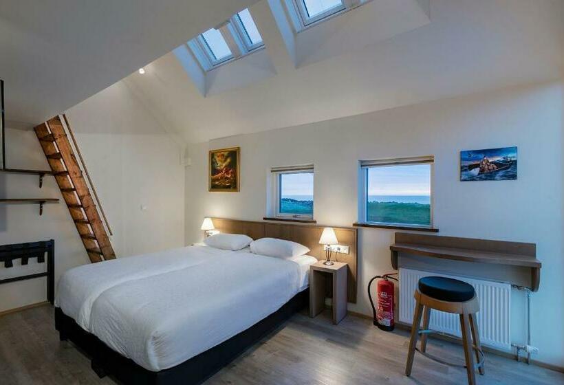 اتاق سوپریور, Hlid Fisherman S Village