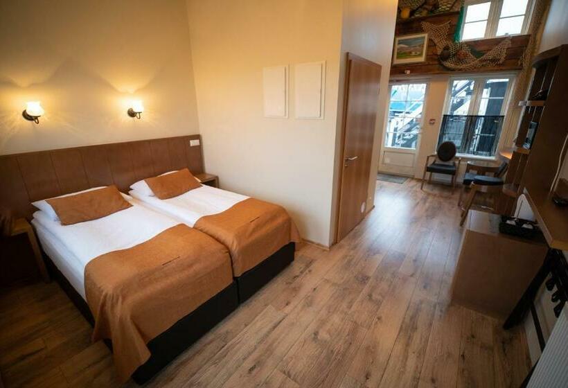 اتاق سوپریور, Hlid Fisherman S Village