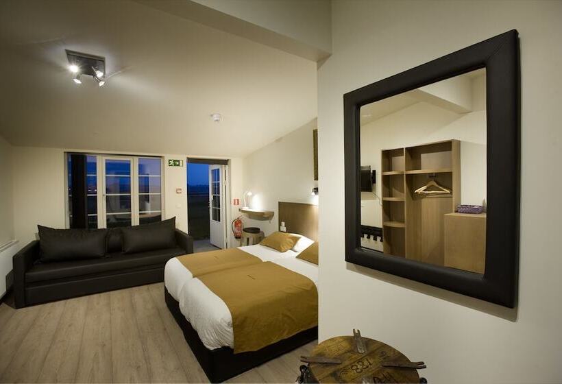 اتاق سوپریور, Hlid Fisherman S Village