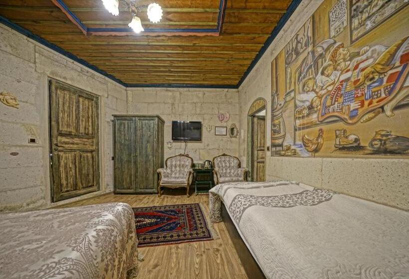 غرفة قياسية ثلاثية, Kayatas Cave Suites