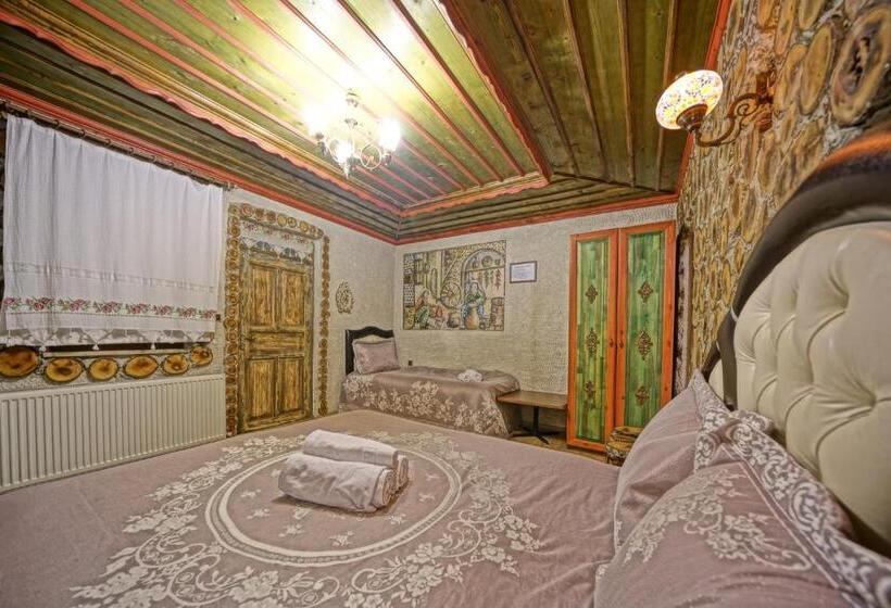 اتاق استاندارد سه نفره, Kayatas Cave Suites