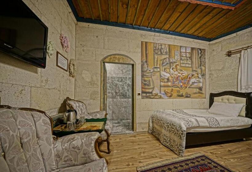 غرفة قياسية ثلاثية, Kayatas Cave Suites