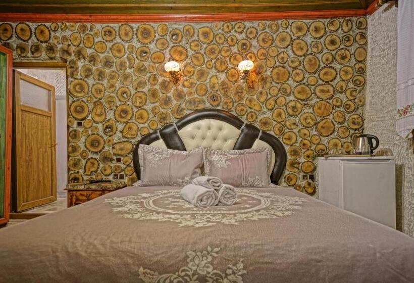 اتاق استاندارد سه نفره, Kayatas Cave Suites