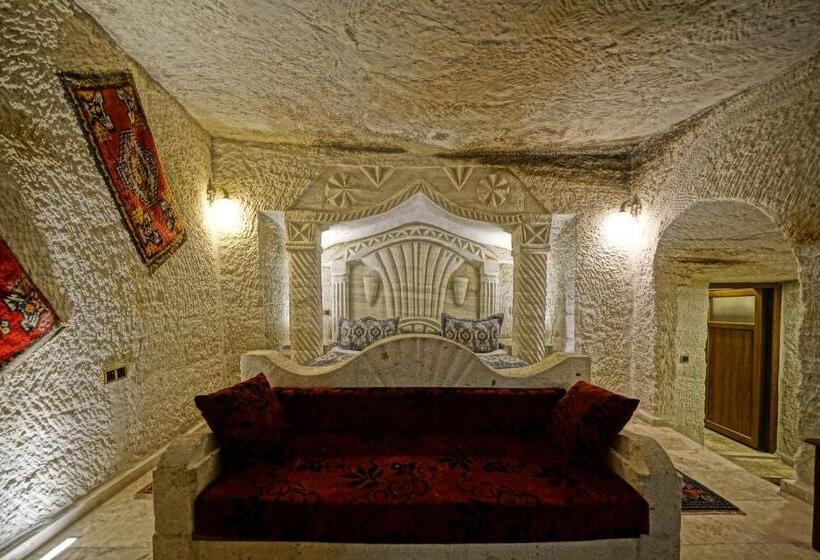 اتاق لوکس, Kayatas Cave Suites