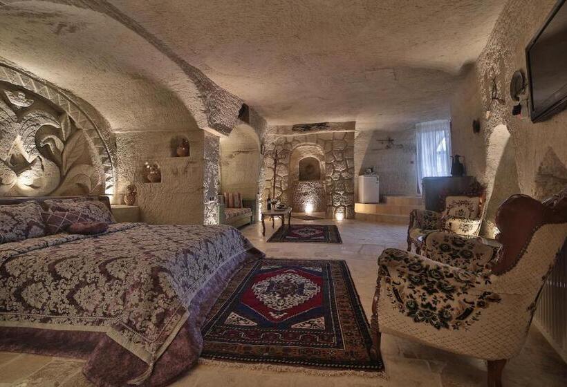 اتاق استاندارد با تخت بزرگ, Kayatas Cave Suites