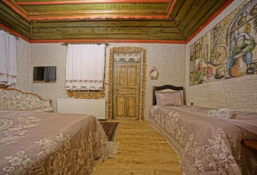 اتاق استاندارد سه نفره, Kayatas Cave Suites