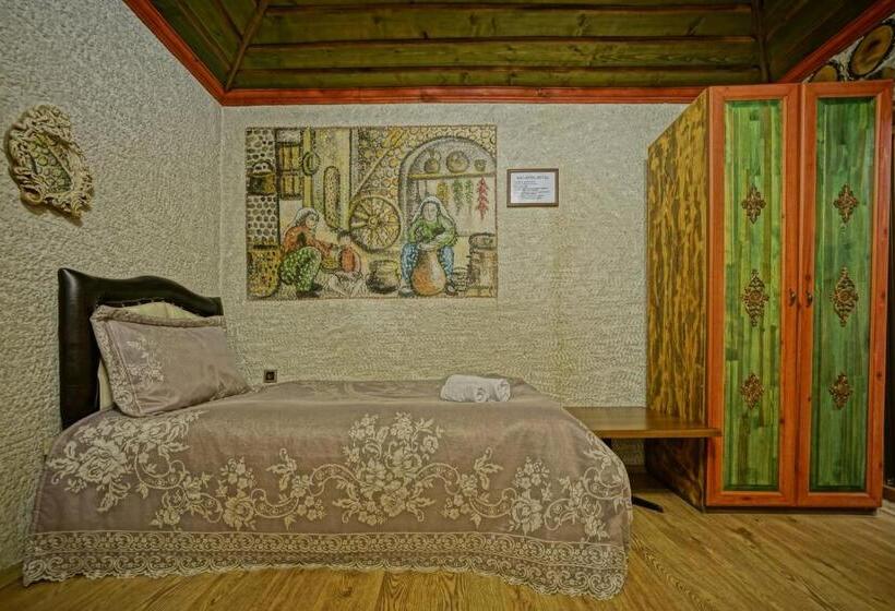 اتاق استاندارد سه نفره, Kayatas Cave Suites