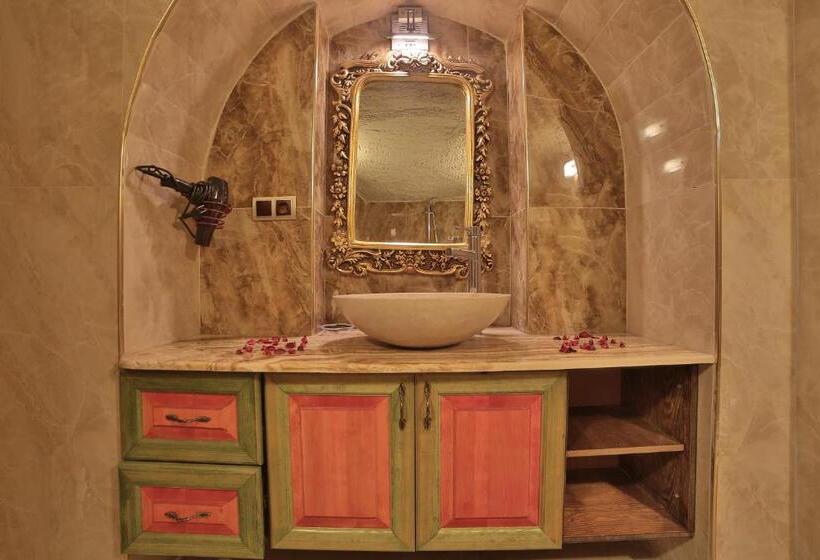 اتاق استاندارد با تخت بزرگ, Kayatas Cave Suites