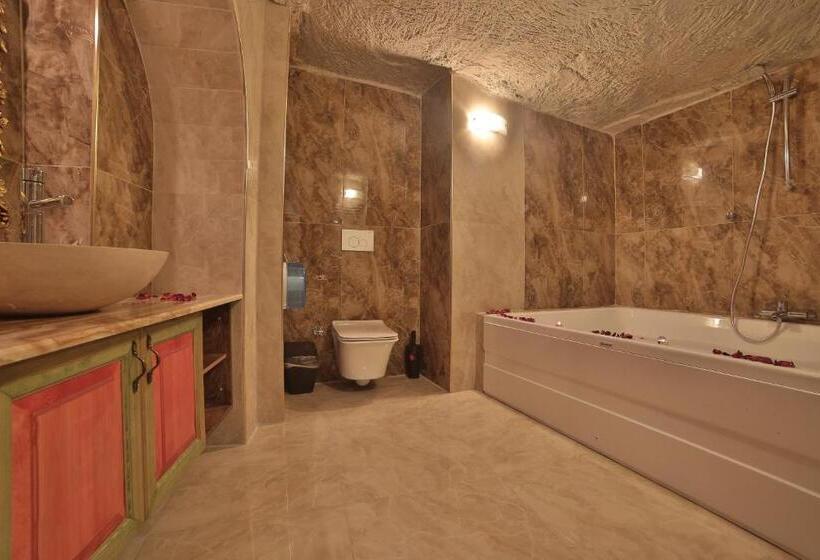 اتاق استاندارد با تخت بزرگ, Kayatas Cave Suites