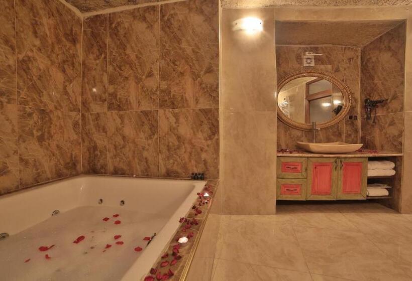 اتاق استاندارد با تخت بزرگ, Kayatas Cave Suites