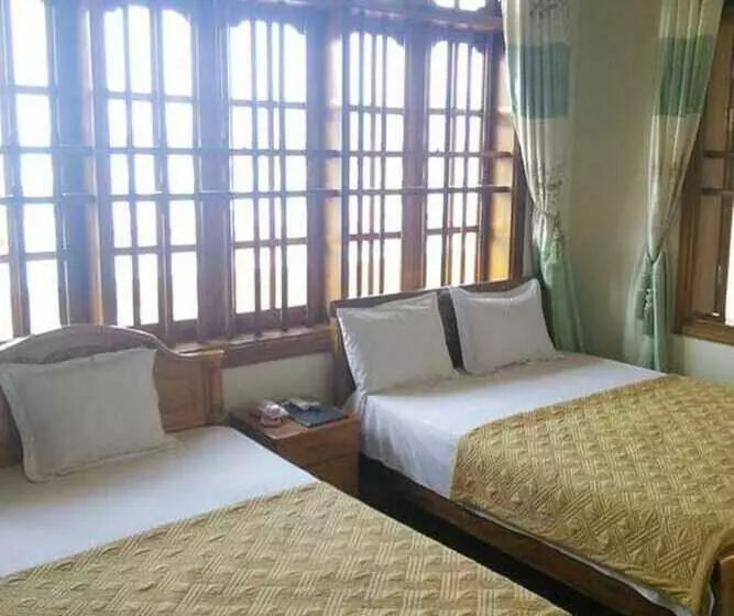 اتاق سوپریور, My Ngoc