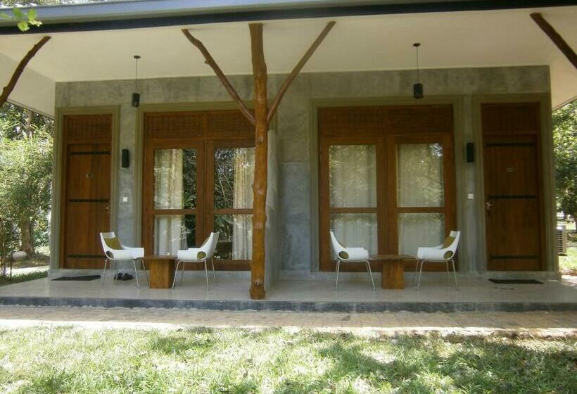 اتاق لوکس سه تخته, Nil Diya Mankada Safari Lodge