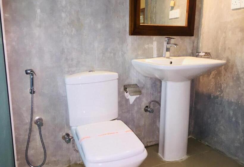 اتاق لوکس سه تخته, Nil Diya Mankada Safari Lodge