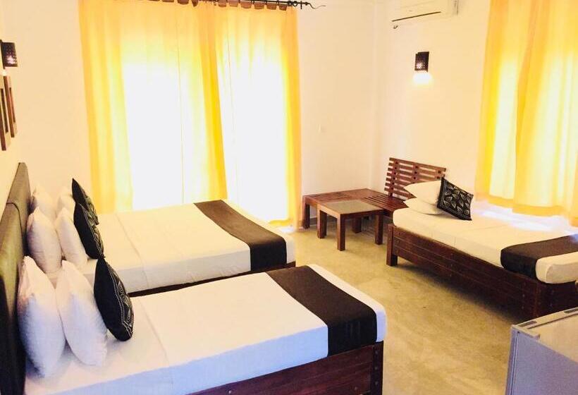 اتاق لوکس خانوادگی, Nil Diya Mankada Safari Lodge