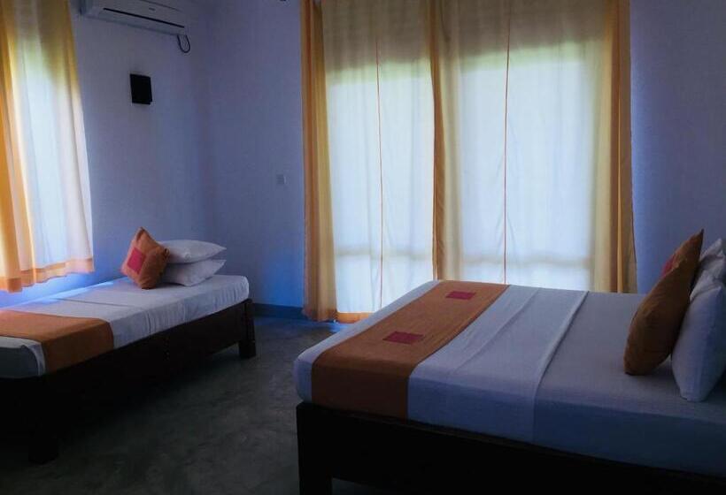 Номер Стандарт Трехместный, Nil Diya Mankada Safari Lodge