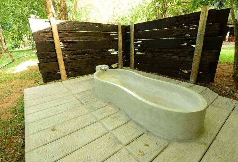 اتاق لوکس, Nil Diya Mankada Safari Lodge