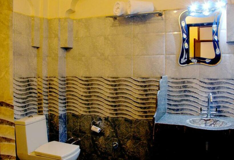 デラックスルーム, Nirvana Home