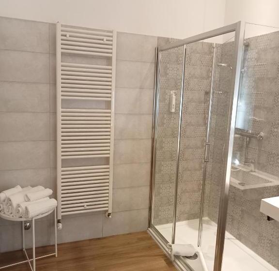 اتاق استاندارد چهار تخته, Porta Rivera