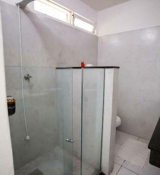 غرفة قياسية ثلاثية, Pousada Rigatoni