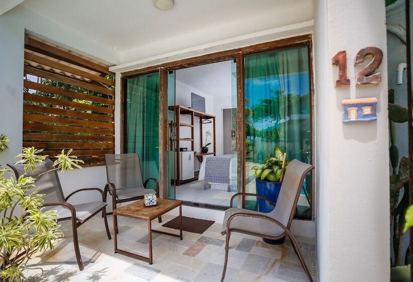 غرفة قياسية ثلاثية, Pousada Rigatoni