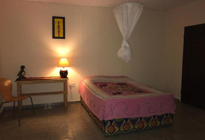 اتاق استاندارد با چشمانداز استخر, The Gunjur Project Lodge