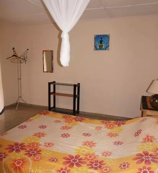 اتاق استاندارد با چشم‌انداز استخر, The Gunjur Project Lodge