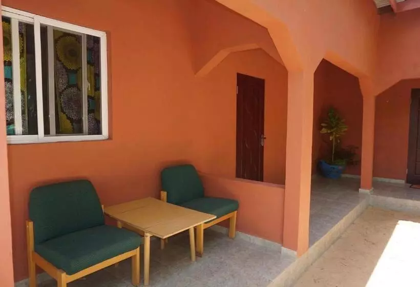 اتاق استاندارد با چشم‌انداز استخر, The Gunjur Project Lodge