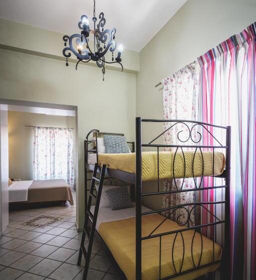 חדר משפחתי, Porto Bello Nafplio