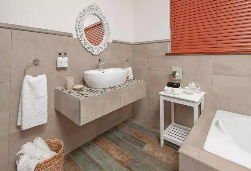 バルコニー付きデラックスルーム, Villa Venusta