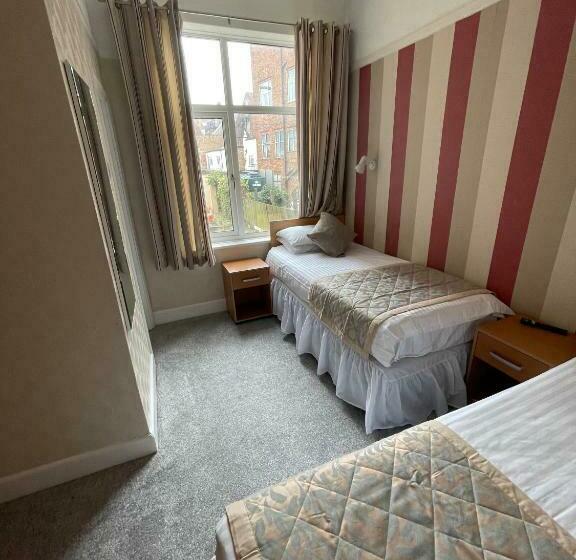 Номер Стандарт, Queens Hotel, Skegness