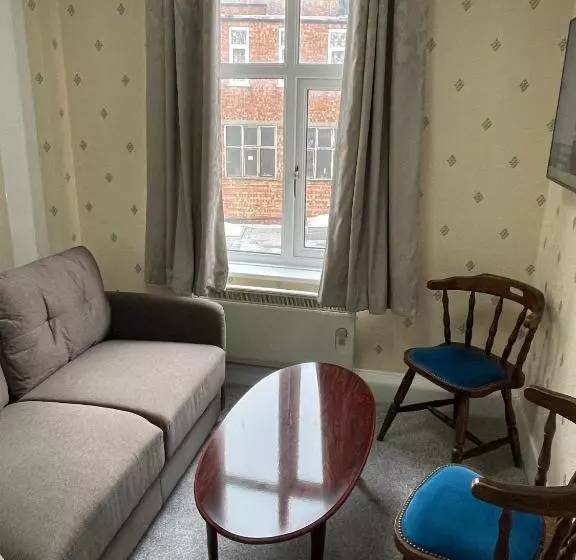 キングサイズベッドのデラックスルーム, Queens Hotel, Skegness