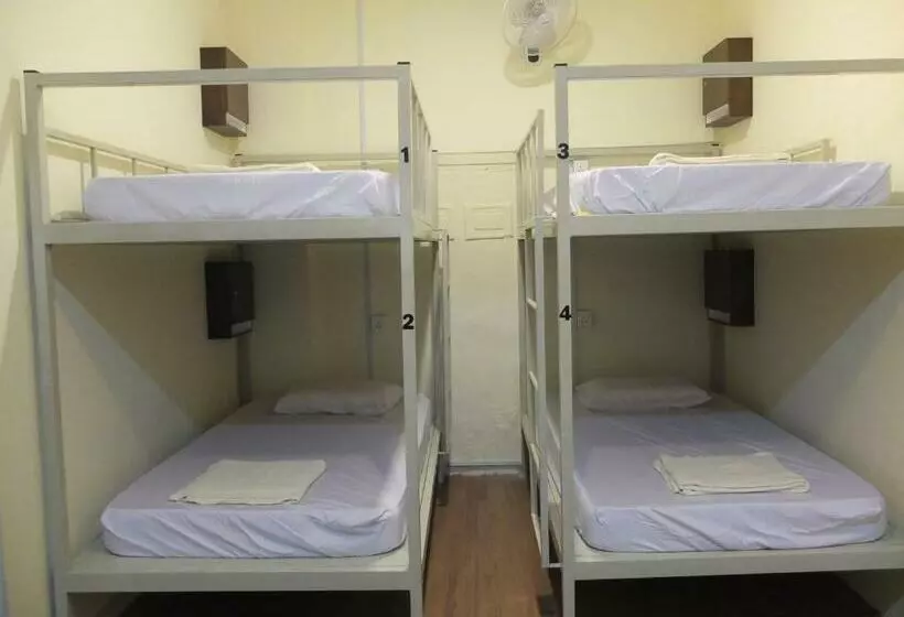 ルームシェアのワンベッド, Muntri House   Hostel