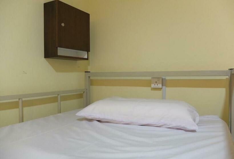 سرير فى غرفة مشتركه, Muntri House   Hostel