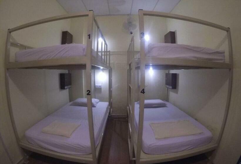 מיטה בחדר משותף, Muntri House   Hostel