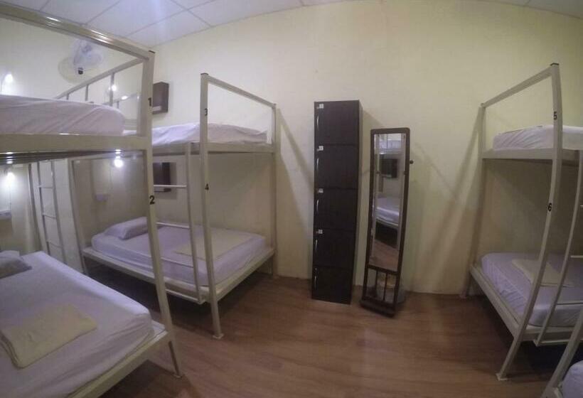 מיטה בחדר משותף, Muntri House   Hostel