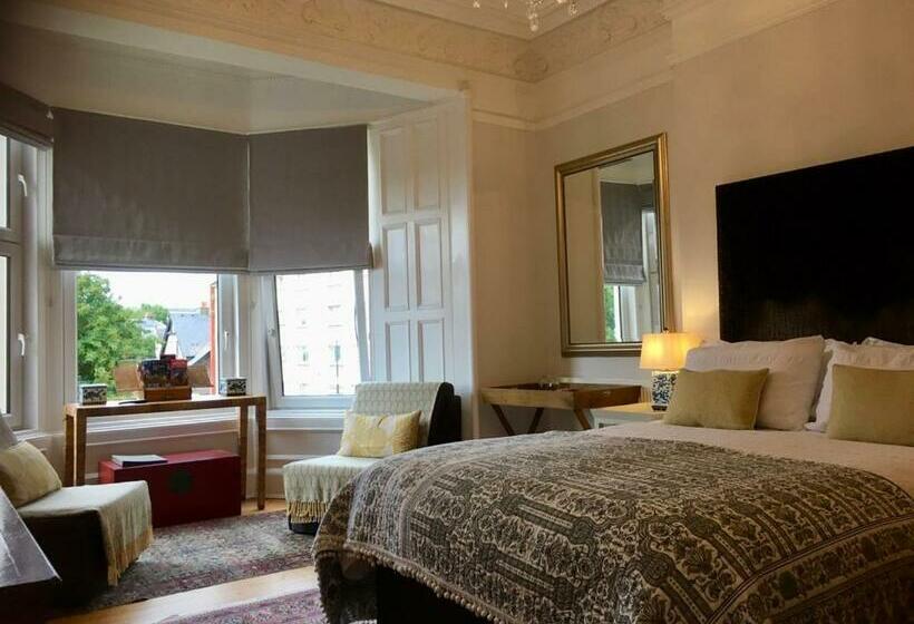 اتاق سوپریور سه تخته, Antler Guest House