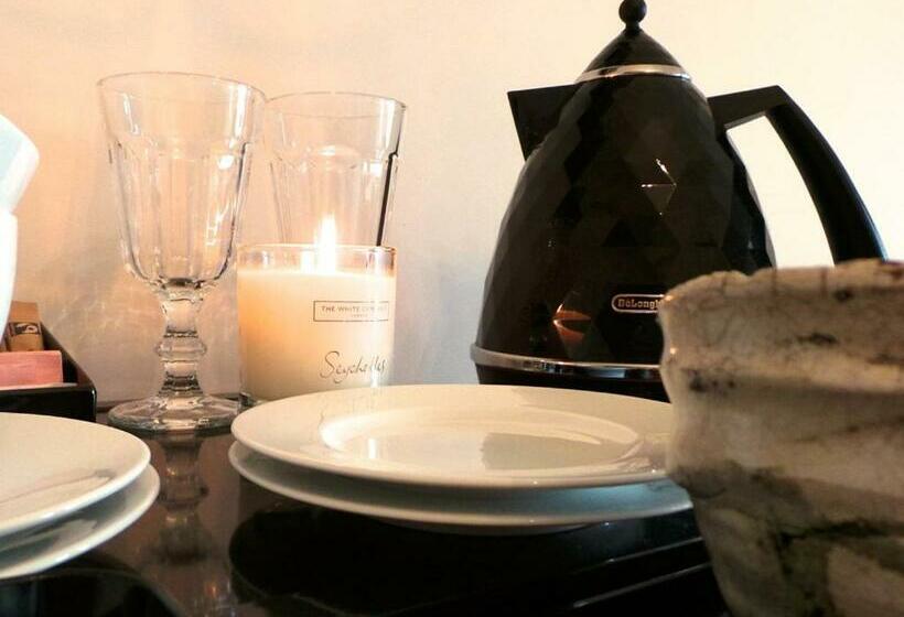 اتاق سوپریور سه تخته, Antler Guest House