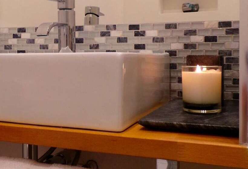 اتاق استاندارد, Antler Guest House