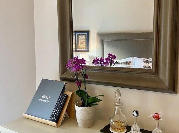 اتاق استاندارد, Antler Guest House