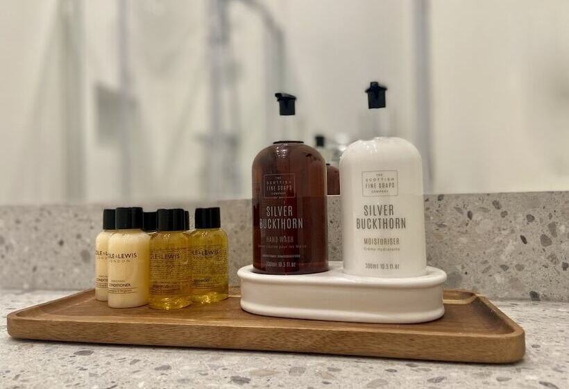 اتاق سوپریور سه تخته, Antler Guest House