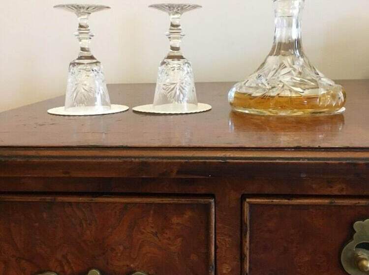 اتاق سوپریور سه تخته, Antler Guest House