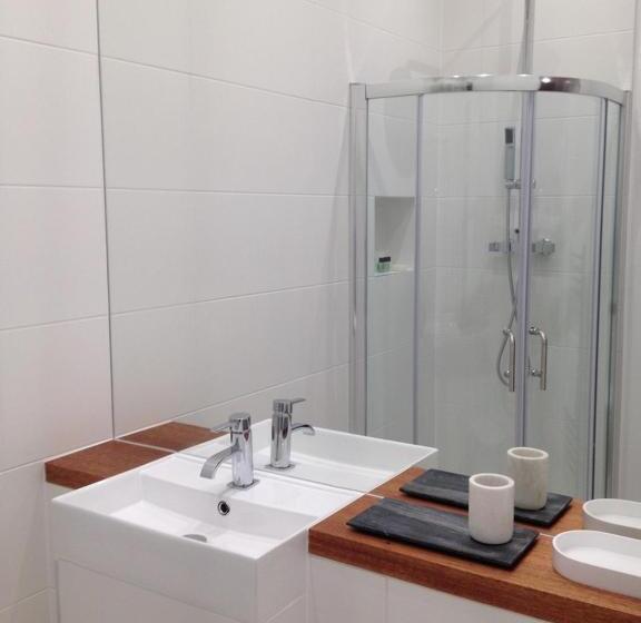 اتاق سوپریور سه تخته, Antler Guest House