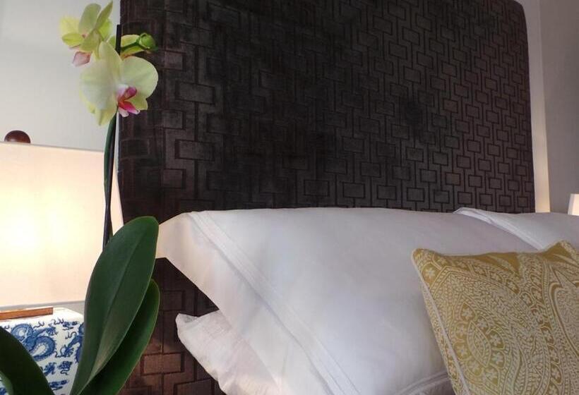 اتاق سوپریور سه تخته, Antler Guest House