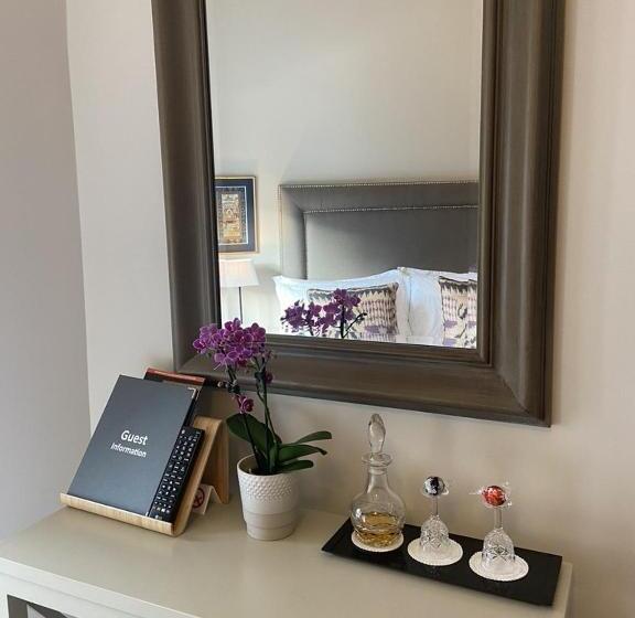 اتاق استاندارد, Antler Guest House